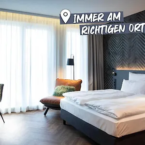 4* Szálloda Loginn Airport