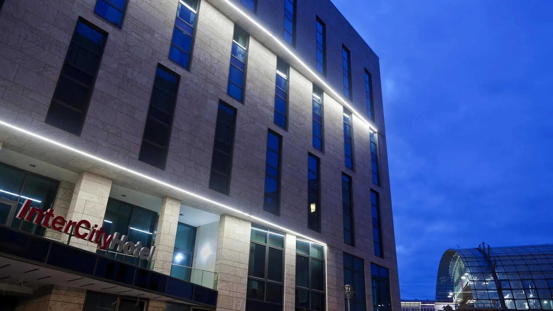 Intercityhotel Berlin Hauptbahnhof 4*,